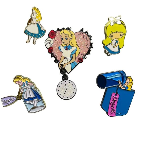 Alice Wonderland Lapel Drink Me Bottle Dangling Badge Pin Brooch Accessories - Picture 1 of 6
